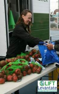 Description: Description: Description: C:\Users\nightea\AppData\Local\Microsoft\Windows\Temporary Internet Files\Content.Outlook\SSEVMIQ7\Nevin Health Hub Food Distribution Apples.jpg